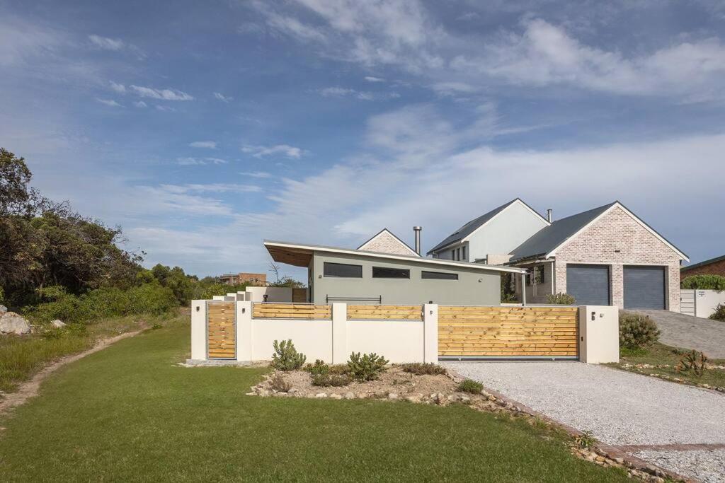 Mountain And Sea Cottage Hermanus Exterior photo